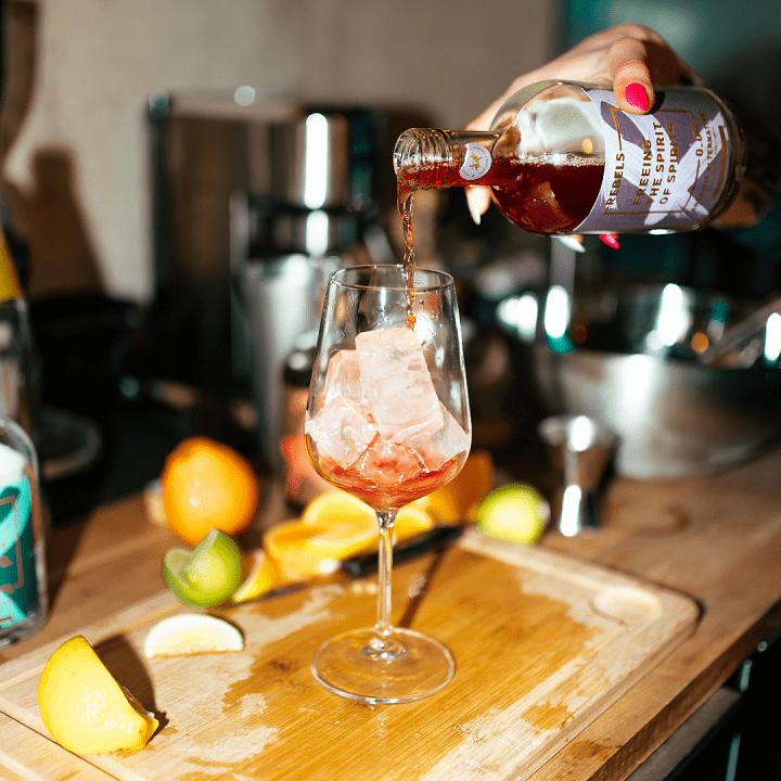 REBELS 0.0% BITTER APERITIF enjoy